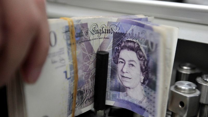Bankovky s podobiznou královny zůstávají zákonným platidlem